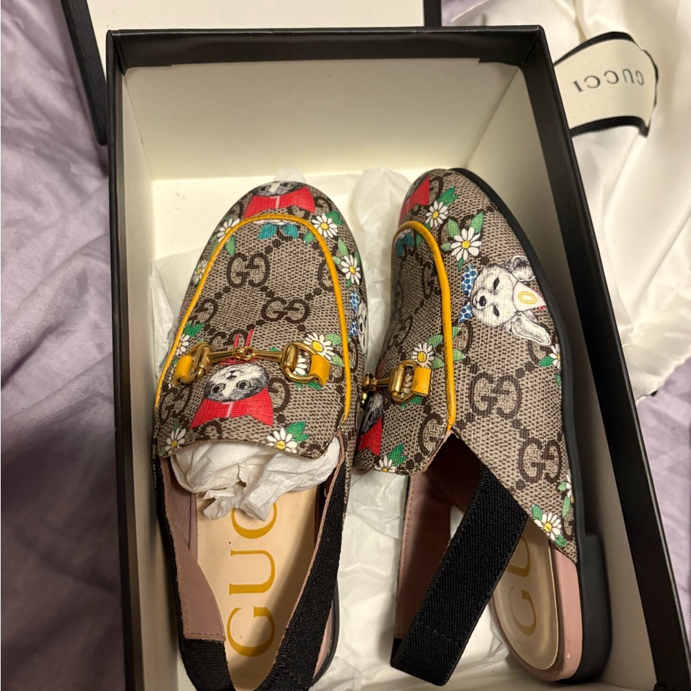 Gucci Beige and Multicolor Patterned Loafers